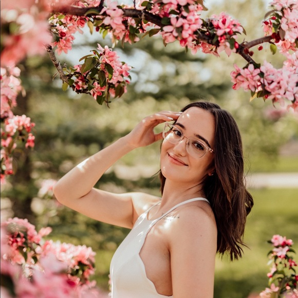 Meet your Posher, Lauren - Picture 1 of 1